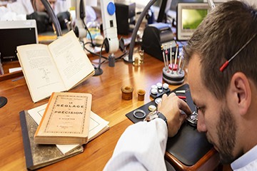 劳力士手表官售后保养太原费用